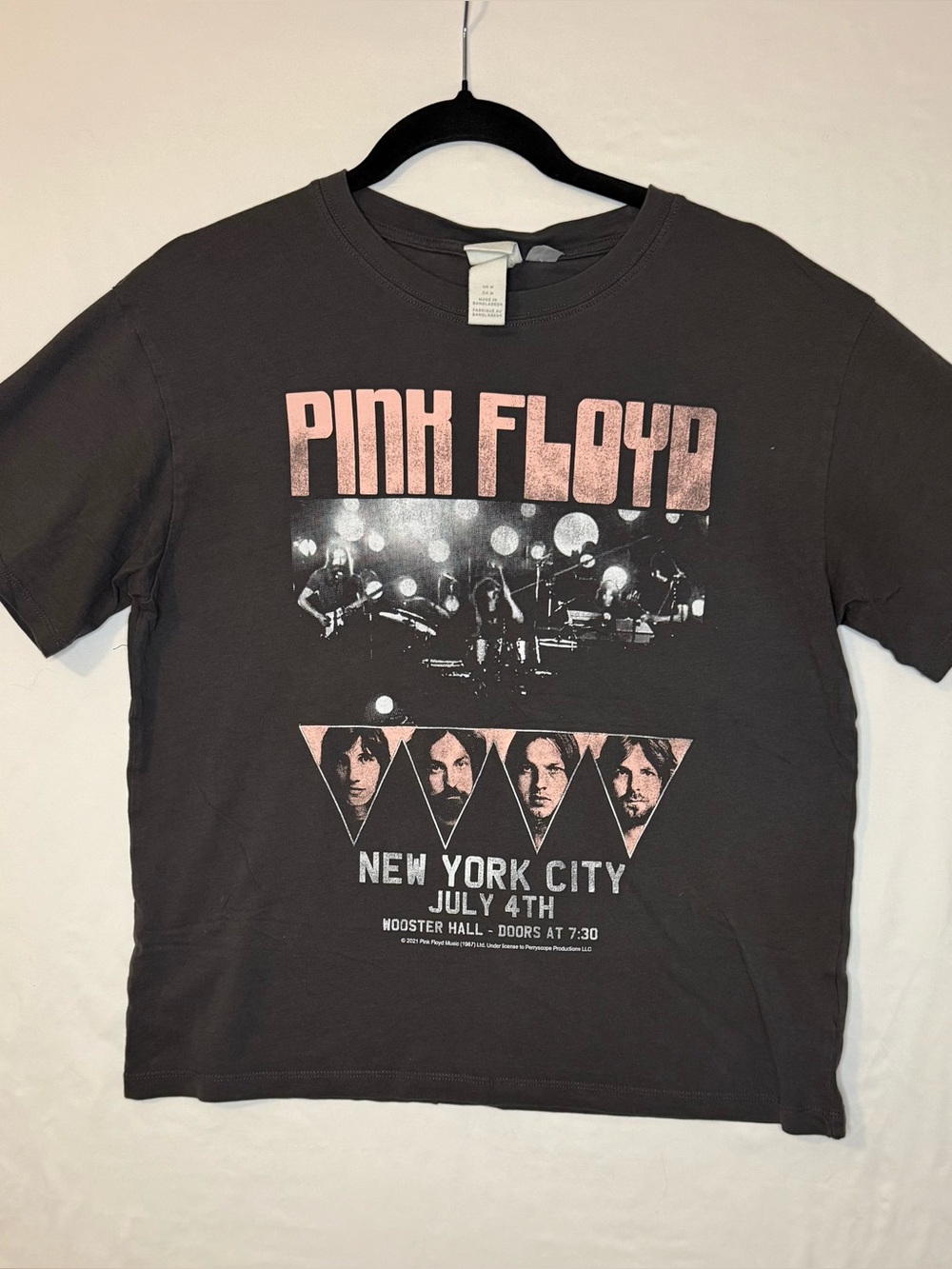 H&M Dark Grey Pink Floyd Graphic Tee with Pink Print